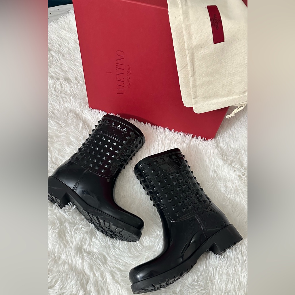 Valentino Garavani Rockstud Rainboots Size 38